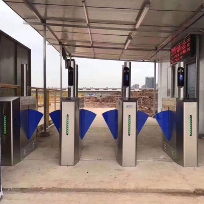 鸿运通道闸 工地桥式三辊闸机生产厂家直销 潍坊人行通道闸机门禁 山东门禁通道翼闸