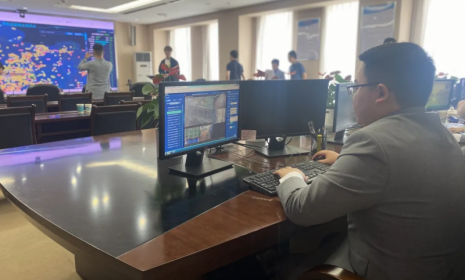 成都推进智慧工地建设，实行动态监测、实时预警、自动识别等功能作为重点