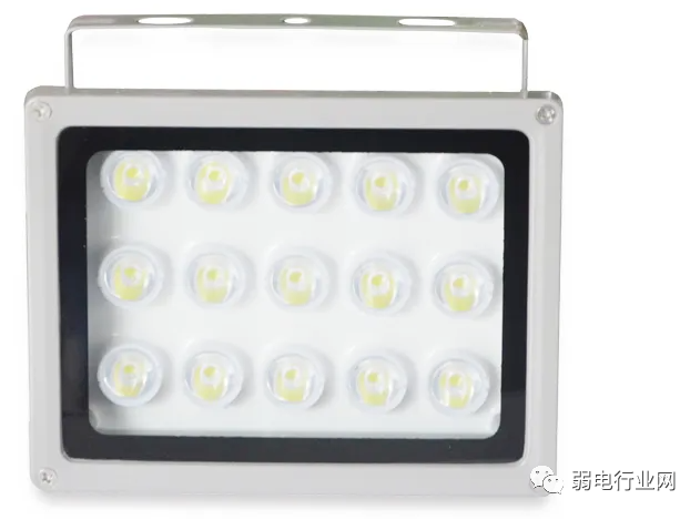 晚上车牌识别反光发白怎么办？